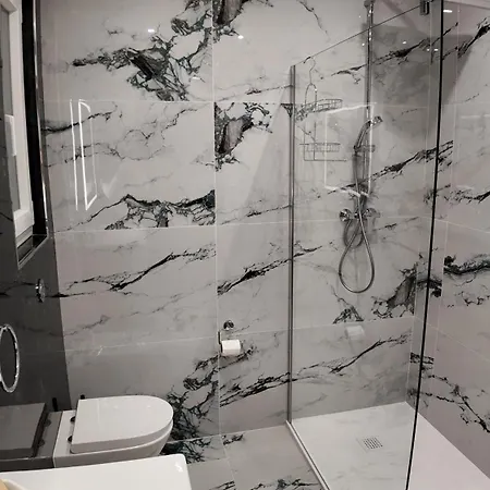 Skyline Modern Apartman *